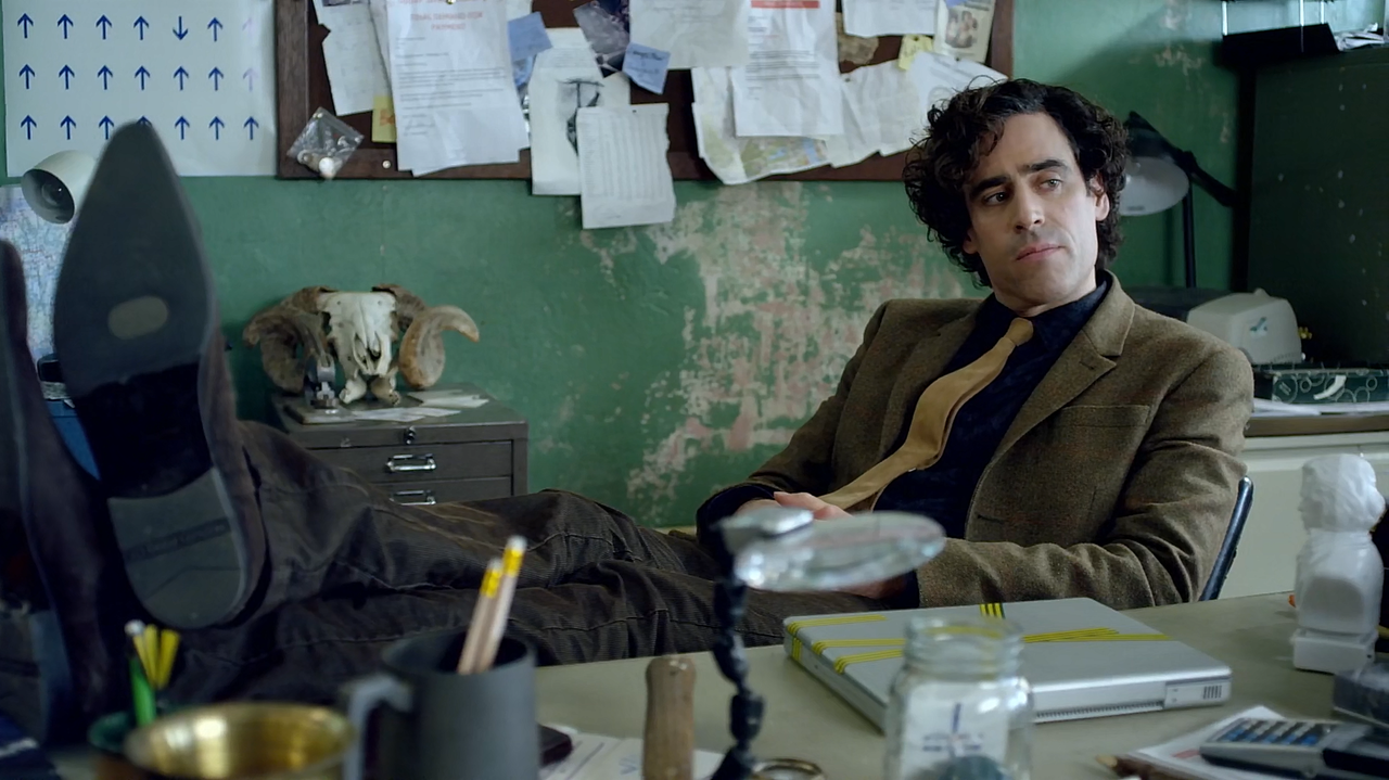 Dirk.Gently-S01E01-Episode.1.mp4_snapshot_23.17.084