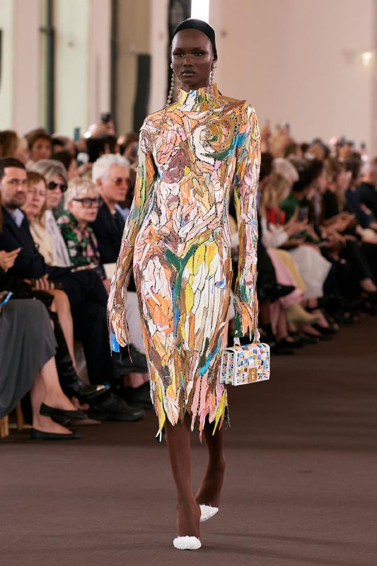 Schiaparelli, la sfilata Haute Couture FW23/24 Schiaparelli, la sfilata Haute Couture FW23/24