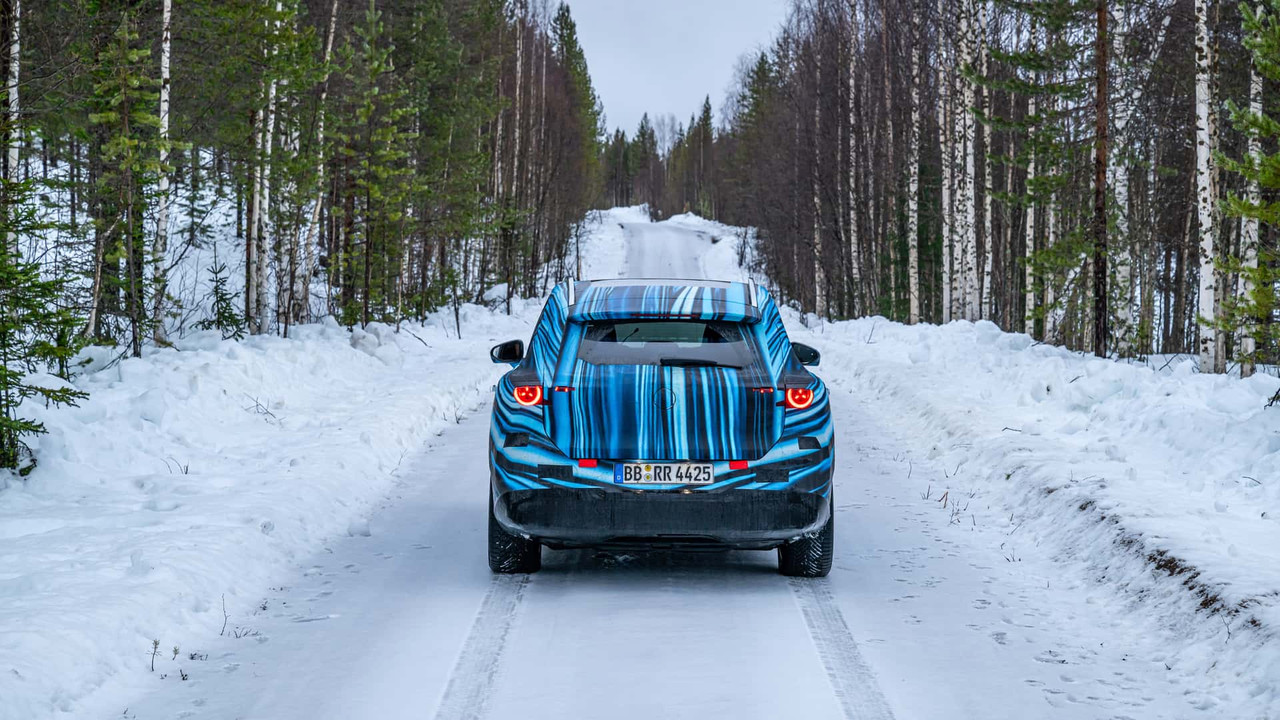 mercedes-glc-with-eq-technology-teaser.jpg