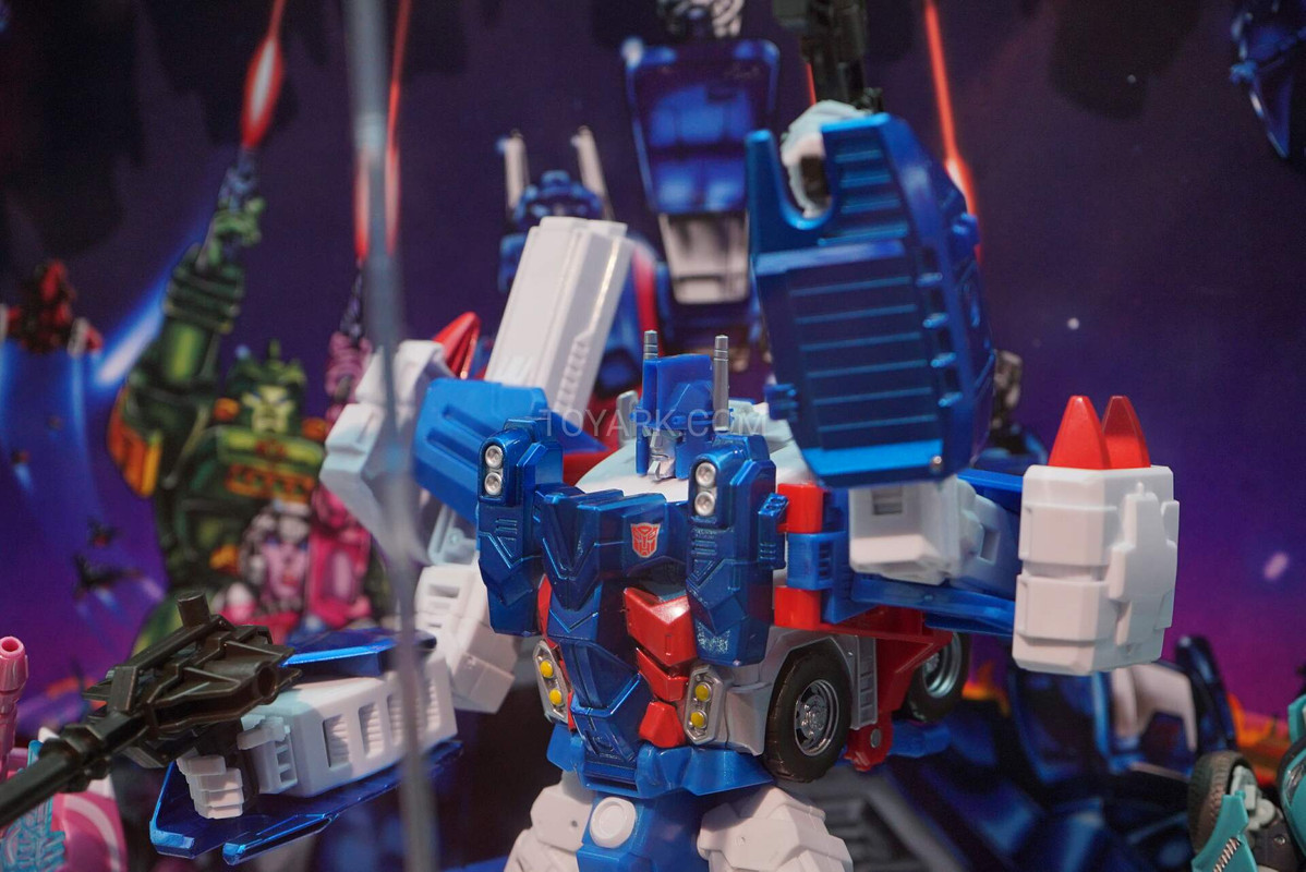 SDCC-2016-Transformers-Generations-014