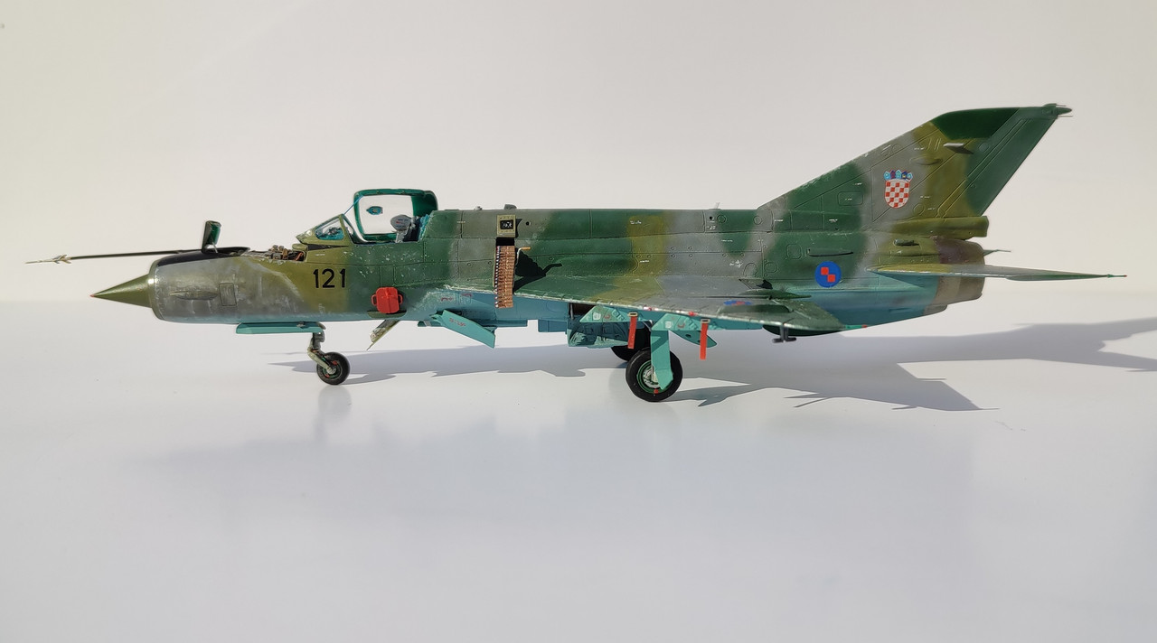 Mig-21bis HRZ 1-72 1