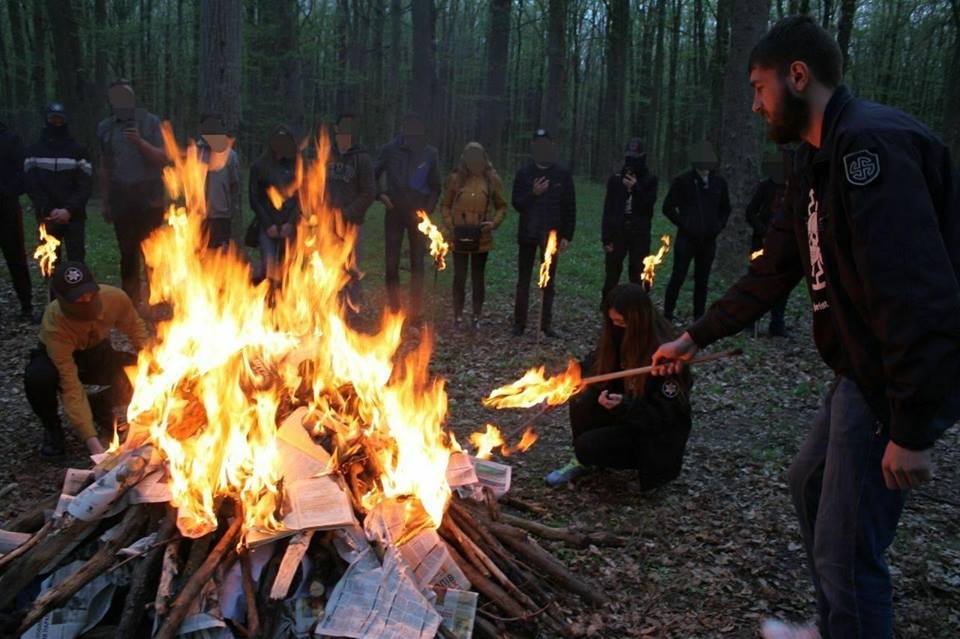 СС-овские эмблемы винницкой организации Эдельвейс