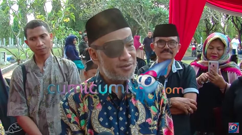 Thareq Kemal Habibie menjelaskan kondisi mata kanannya