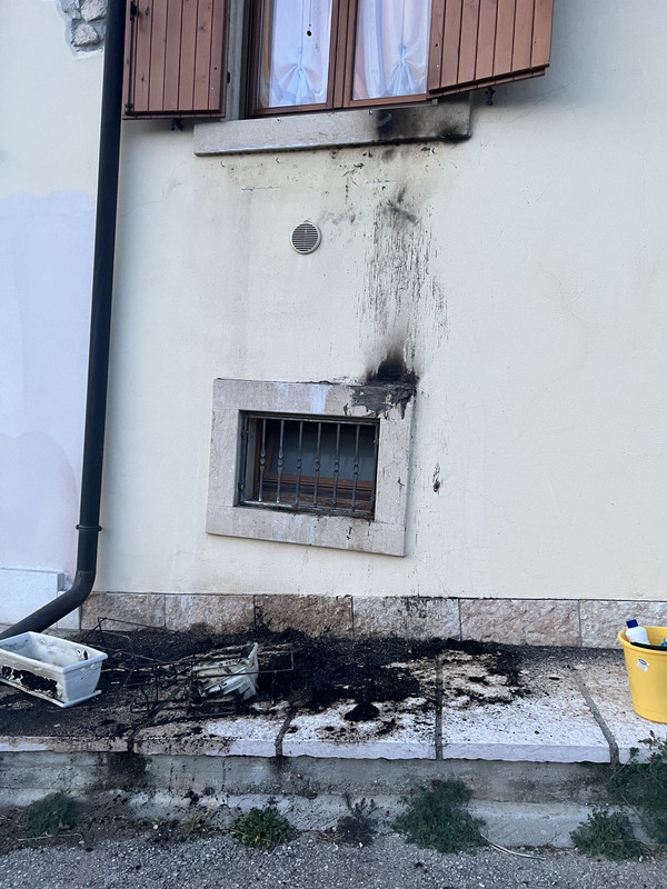 89C9B775-C4D1-4C8F-A455-D8250B39F914