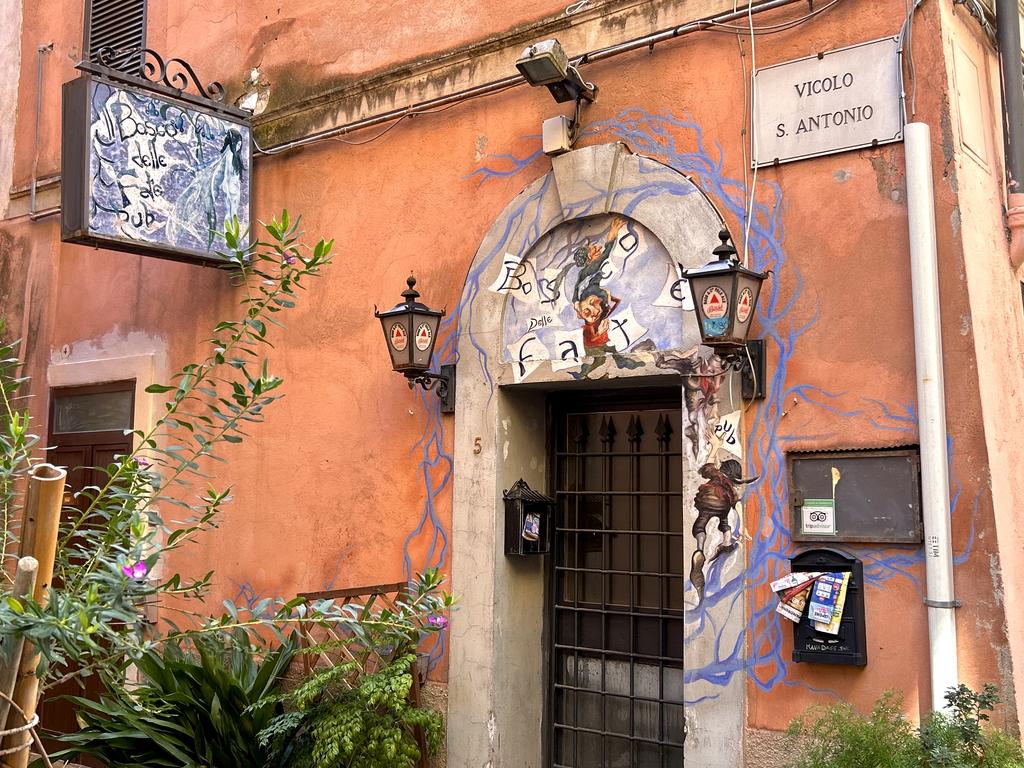 Жаркий сентябрь на побережье Тирренского моря.