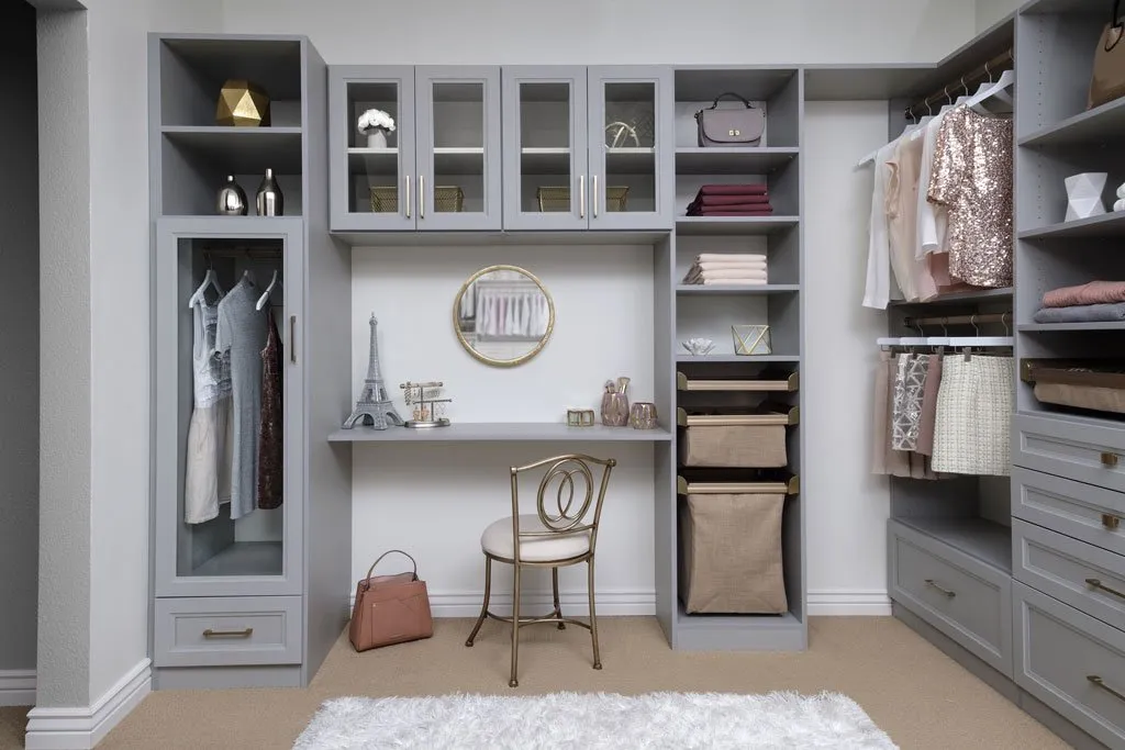Editorial walk-in with vanity, West Hollywood