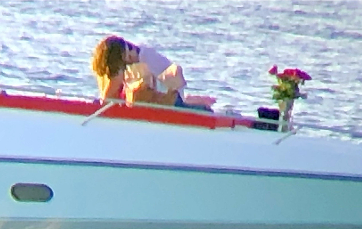 emmawatson-updates.com (25)