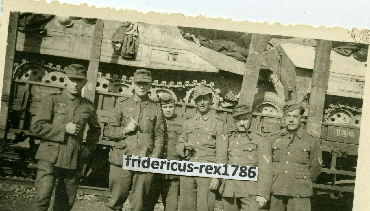 Foto SPW Sd Kfz 251 Halbkette Schützen Panzer spät Bahntransport Nks Orden