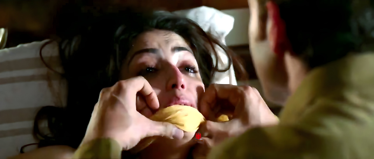 Yami Gautam 10 - Kaabil 2017
