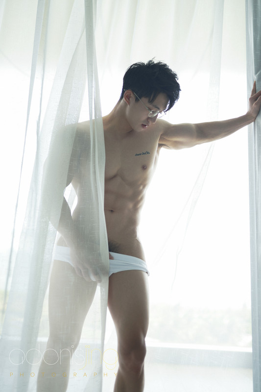 Adonisjing Teacher (1)