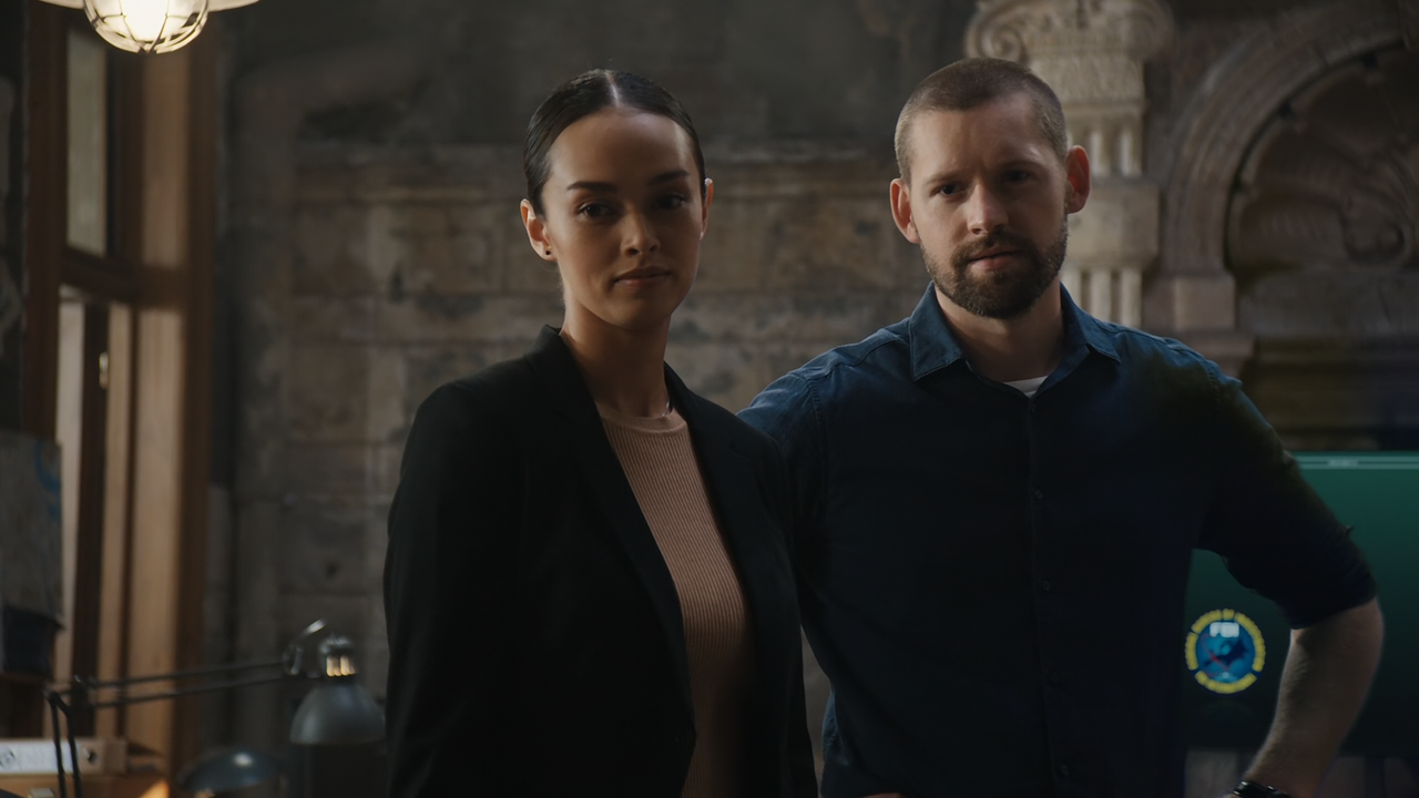 FBI.International.S01E01.Pilot.(3).1080p.10bit.AMZN.WEB-DL.DDP5.1.HEVC-Vyndros.mkv_snapshot_03.18_[2
