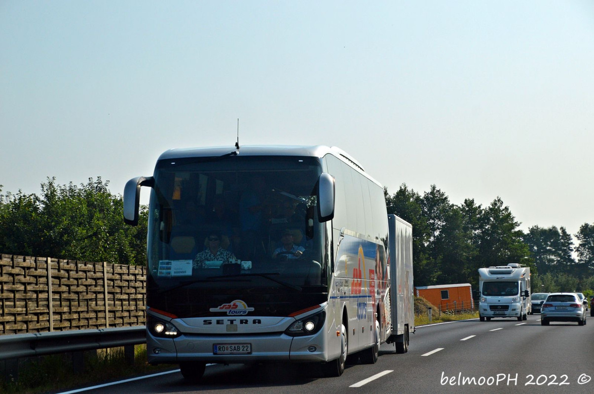 FFEE85A8-9536-4D7A-BD25-68796D5A3061