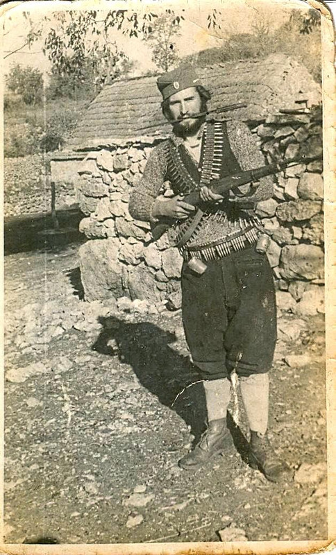 [Слика: 966278-506473329408605-1497038465-M.jpg]