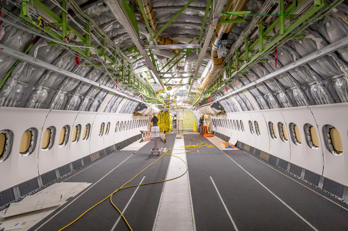 DtxCL-_W4AIWzrO.jpg large