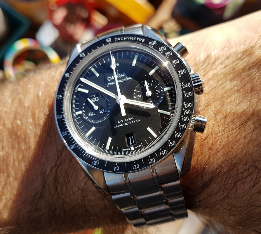 Omega Speedmaster Moonwatch Co-Axial Chronograph 44.25 mm Cal. 9300 (1)