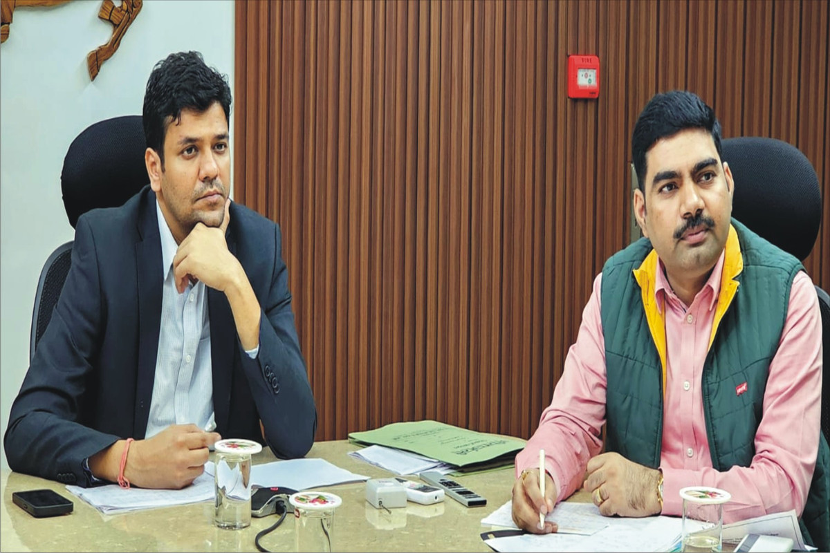 जिला निर्वाचन अधिकारी ने निर्वाचन से सम्बन्धित सेक्टर मजिस्ट्रेटो को दिए आवश्यक दिशा निर्देश 