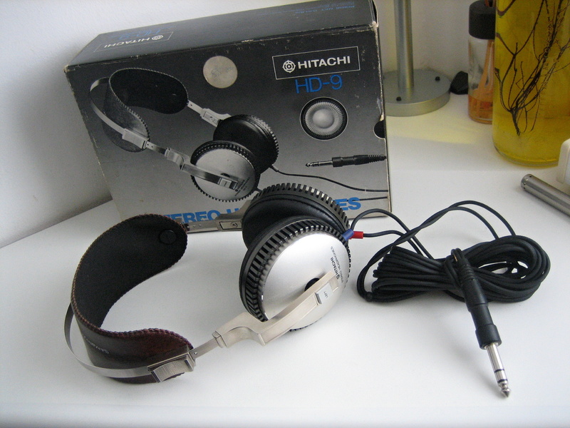 [Bild: HITACHI-Headphon-001.jpg]