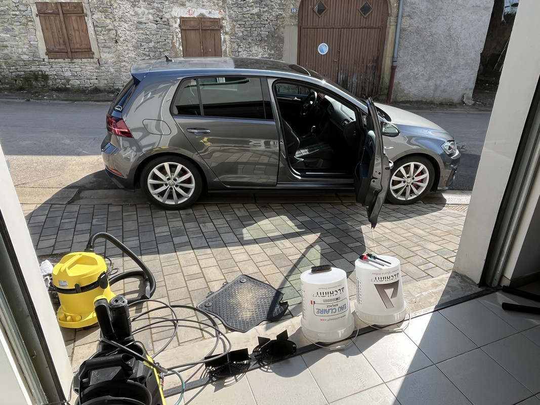 E12F80C0-5474-4E68-B0C2-27EFBC118B1D