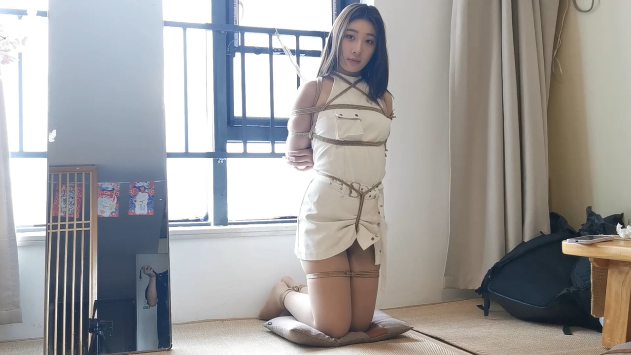 奥特曼 工作室新来的模特.mp4_20230916_185317.423