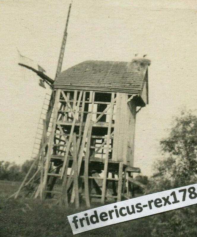 Foto Russland Ostfront HKL Windmühle Windmill zerstoßen mit Storchennest
