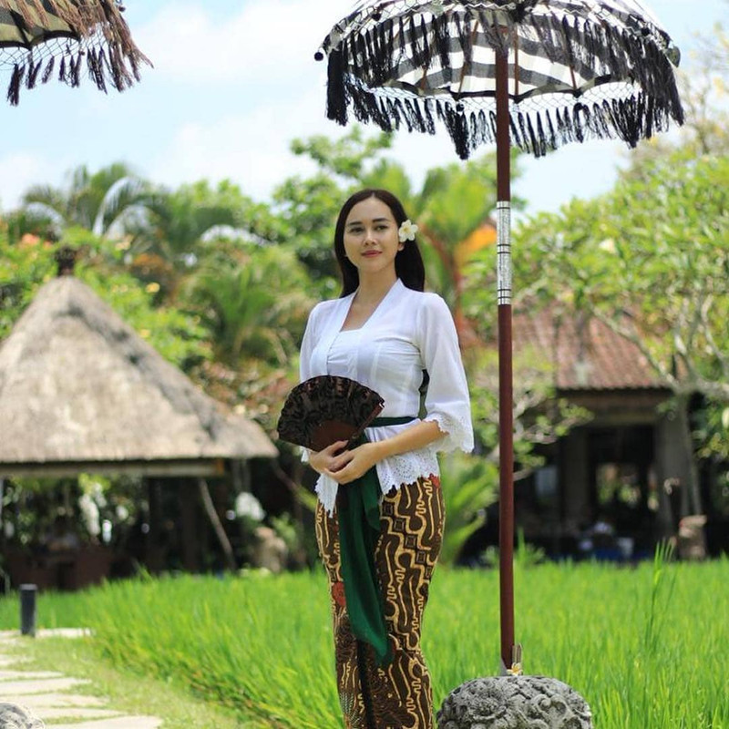  Model  Kebaya  Wanita  Bali Yang Modis dan Elegan BALIYA ID
