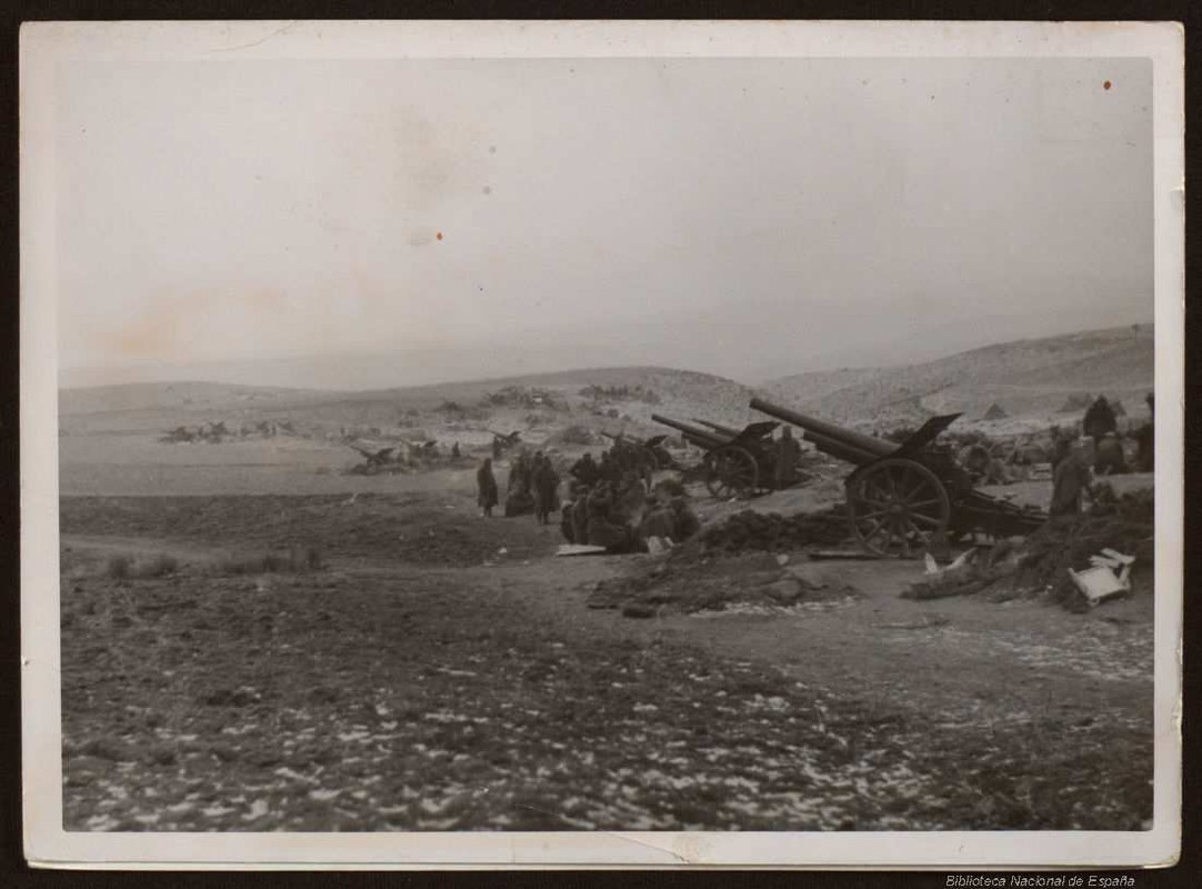 Tropas_de_los_Generales_Varela_y_Aranda_avanzando_hacia_Teruel_Material_gráfico__203