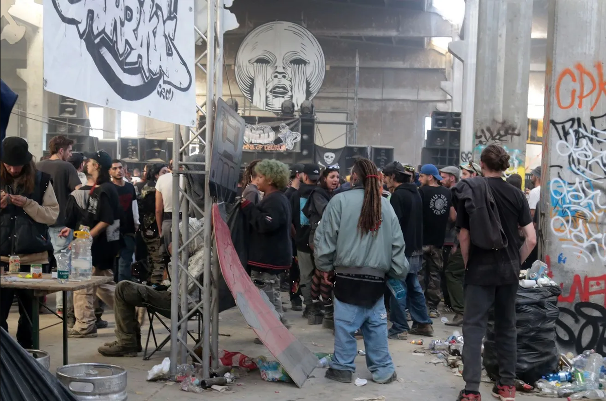 Italia impone multas y cárcel a quien realice fiestas ilegales