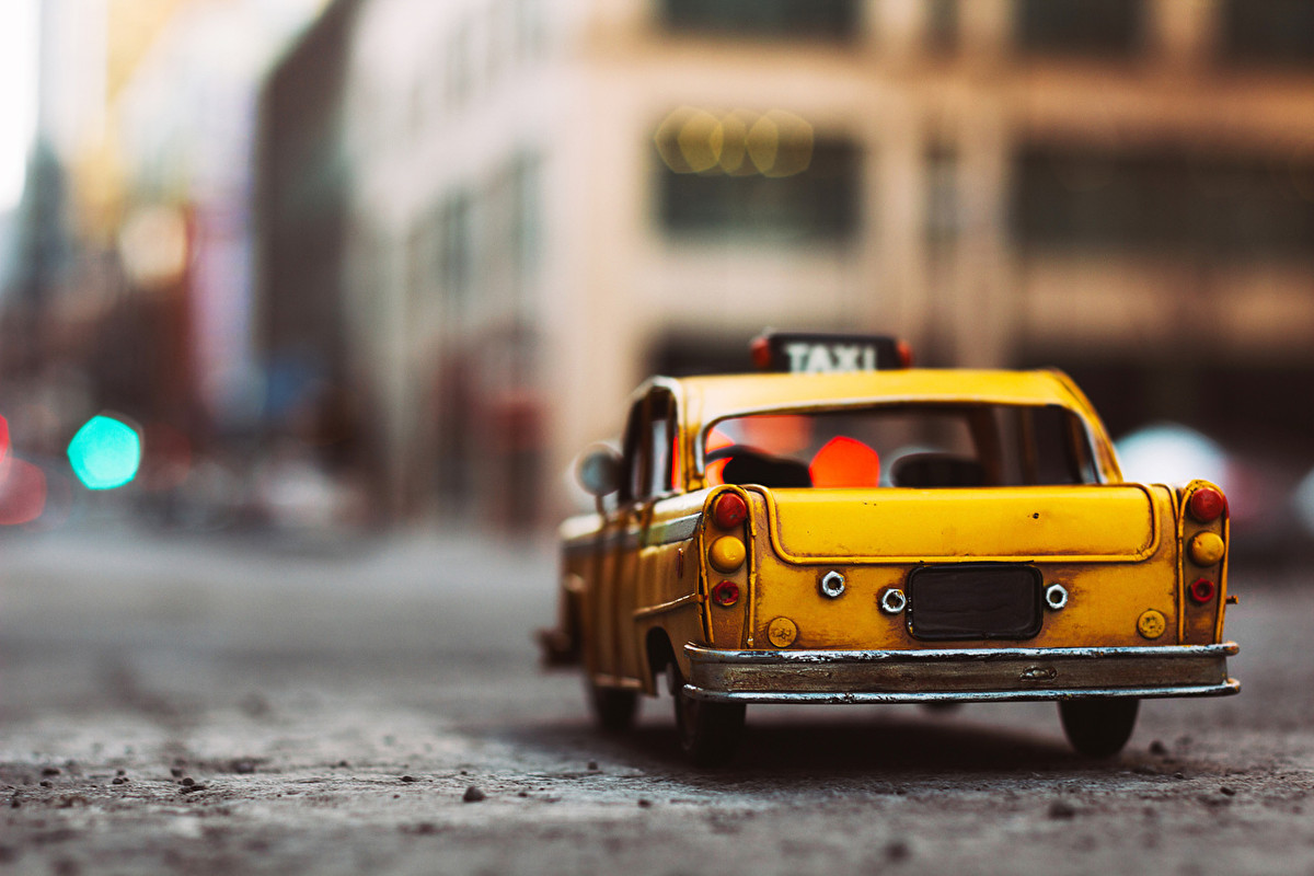 Taxi-Cars-Toys-Back-view-461304.jpg