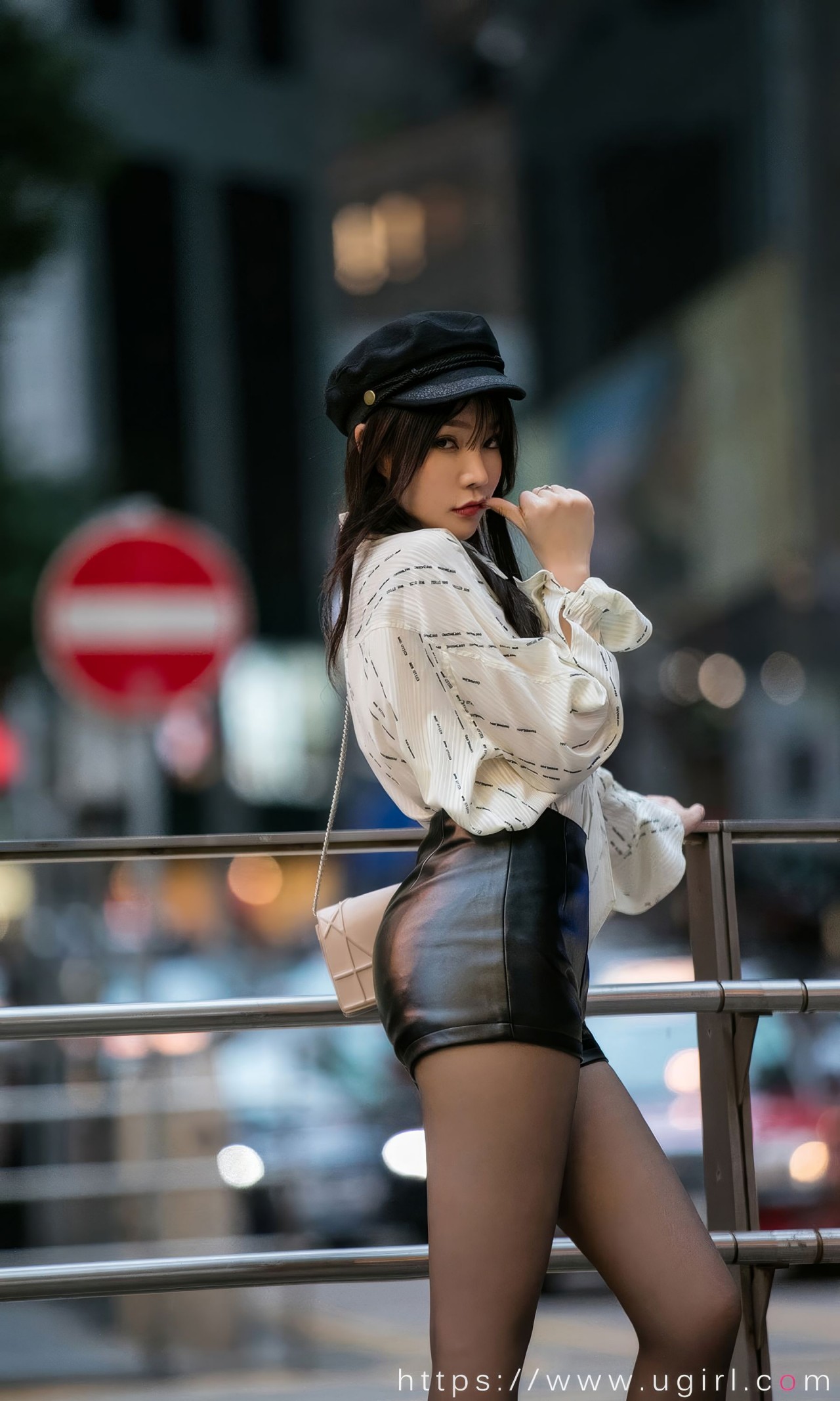 芝芝booty 你出现的街角图集，都市女孩的潮流穿搭公式插图7