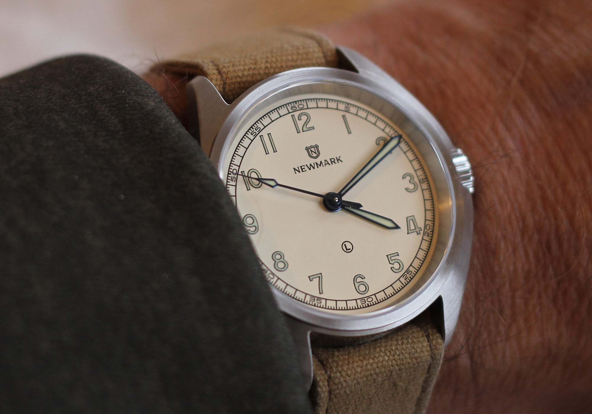 Syringe watch outlet hands