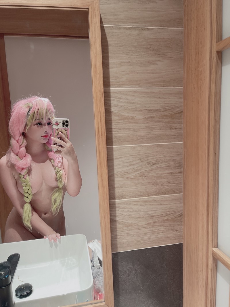 MiMi Chan 甘露寺蜜璃 Mitsuri Kanroji Cosplay 鬼灭之刃写真合集【33P-9V-453.9M】插图