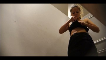 [Image: Voyeur14285115317.jpg]