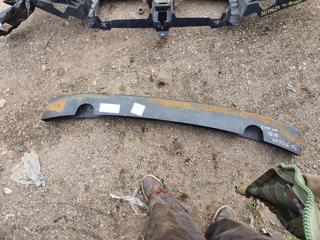 Усилитель заднего бампера