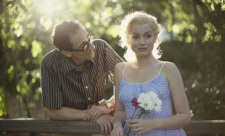 BLONDE-2-FOTOR.jpg