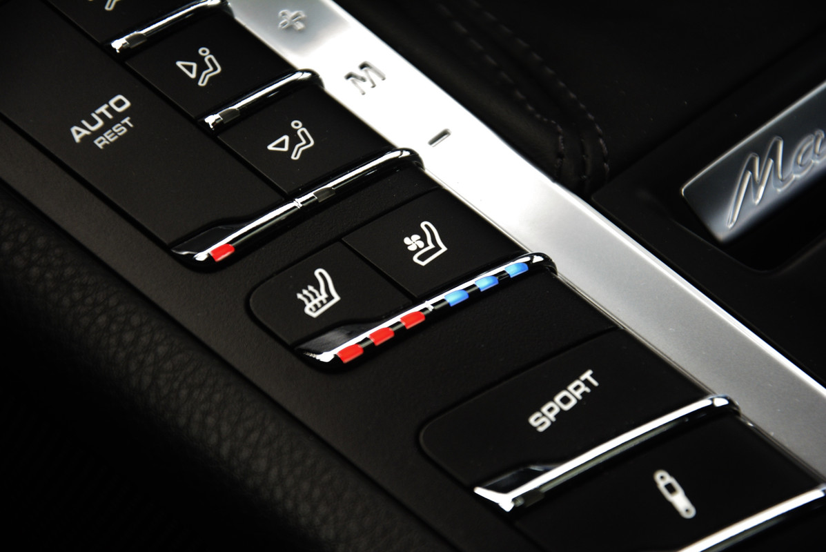 52FFE9DE-5D74-41E6-BCC3-97380AD53AEA