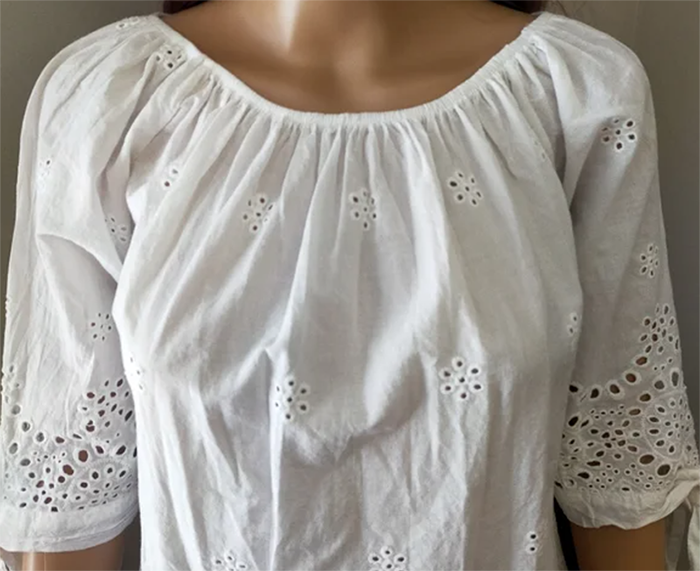 01valnaldiwhiteshirtfrontneck