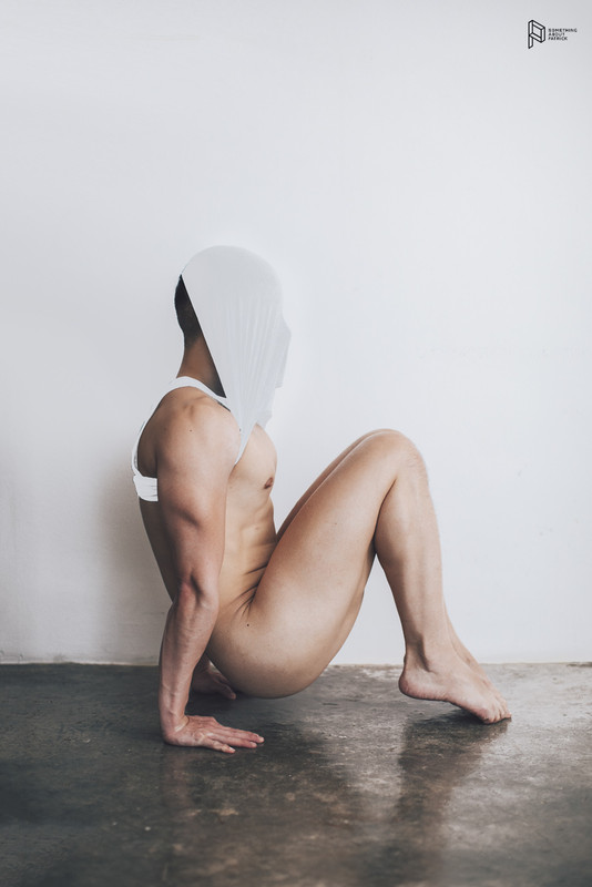 701