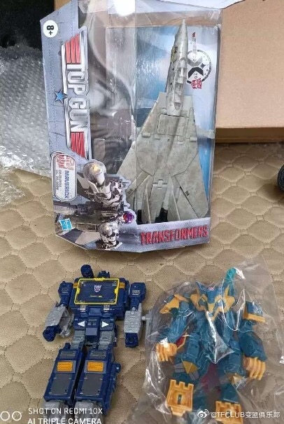 Earthrise-Cyclonus-Thrust-Soundwave-＆-TOP-GUN-Maverick