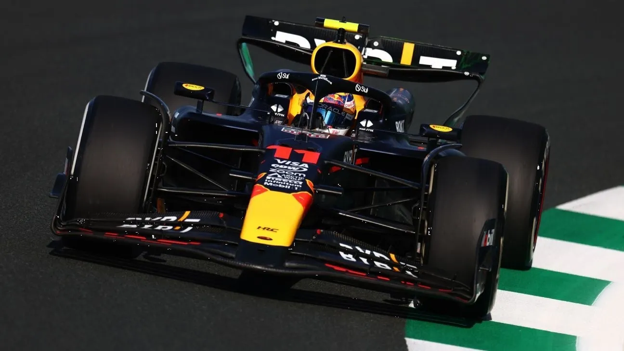 Checo Pérez termina quinto en la segunda práctica libre de Jeddah