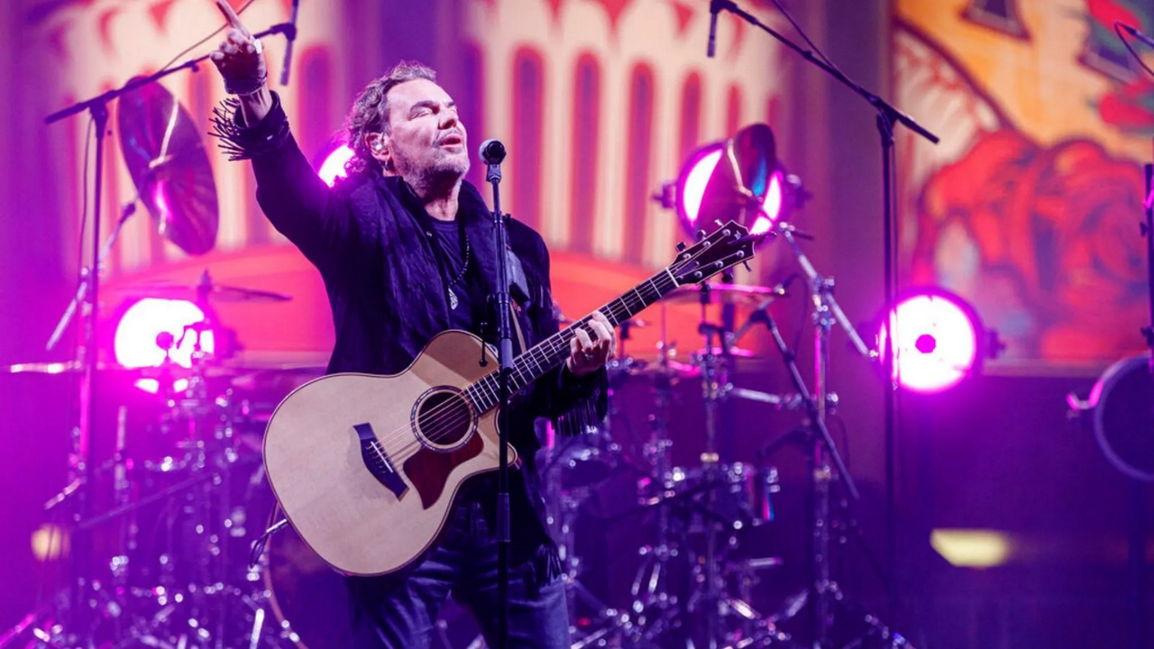 Maná brilla por primera vez en el