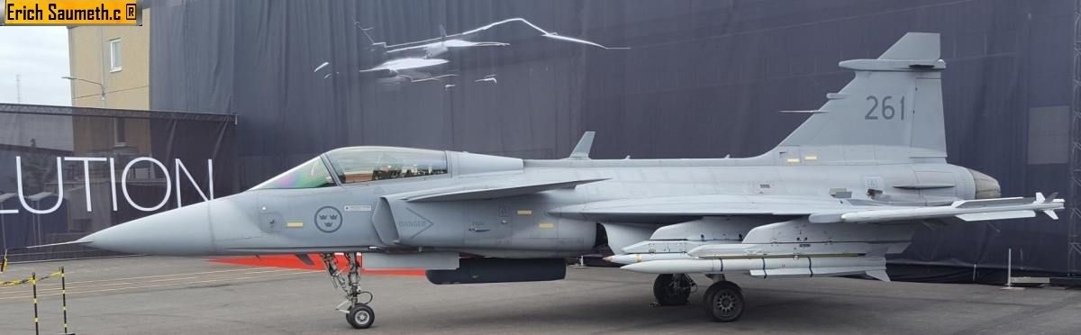 El presidente colombiano, Gustavo Petro, viajará a Suecia para discutir la oferta del Gripen