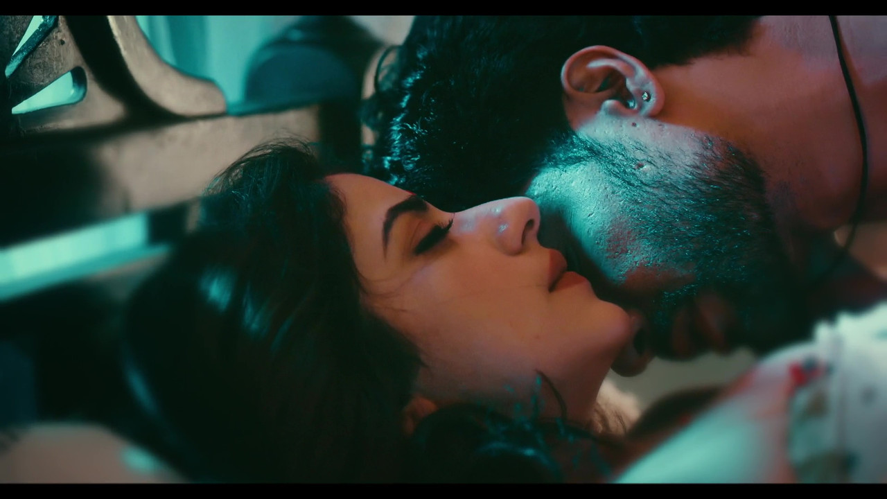 vlcsnap-2025-04-16-23h09m37s582