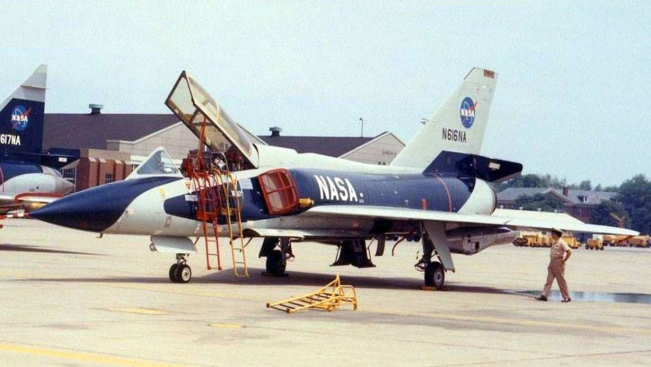 Three-engined F-106B-1