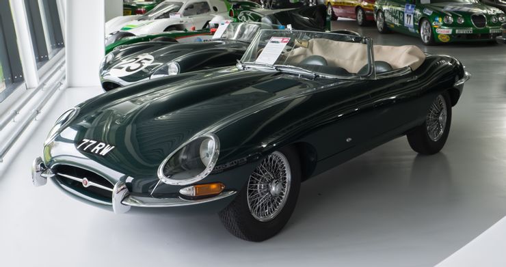 Jaguar-E-Type-Series-1-3-8-Litre-1961