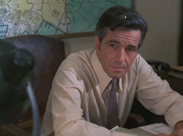 Un comisar acuză (1974)