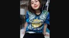 hqpoener Cute Girl Showing Naked Figure And Fingering
