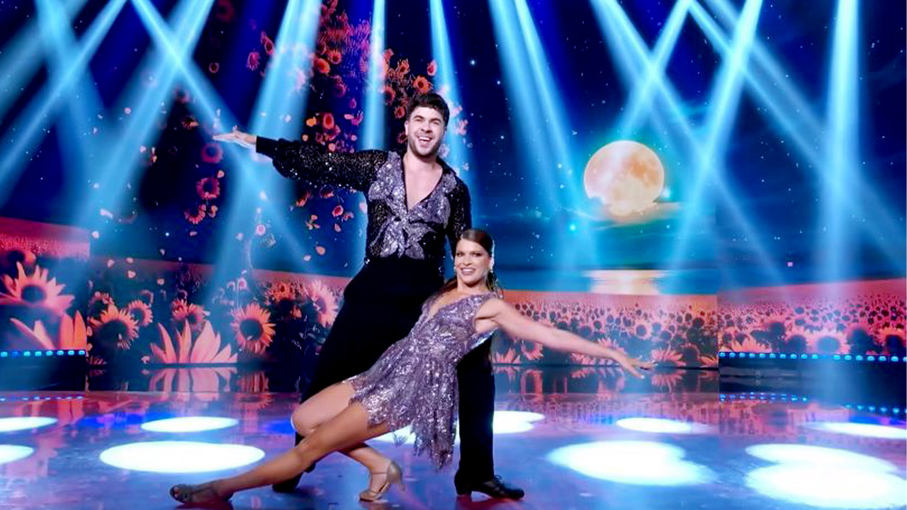 Álvaro emociona com performance de sertanejo na Dança dos Famosos e avança para a próxima fase