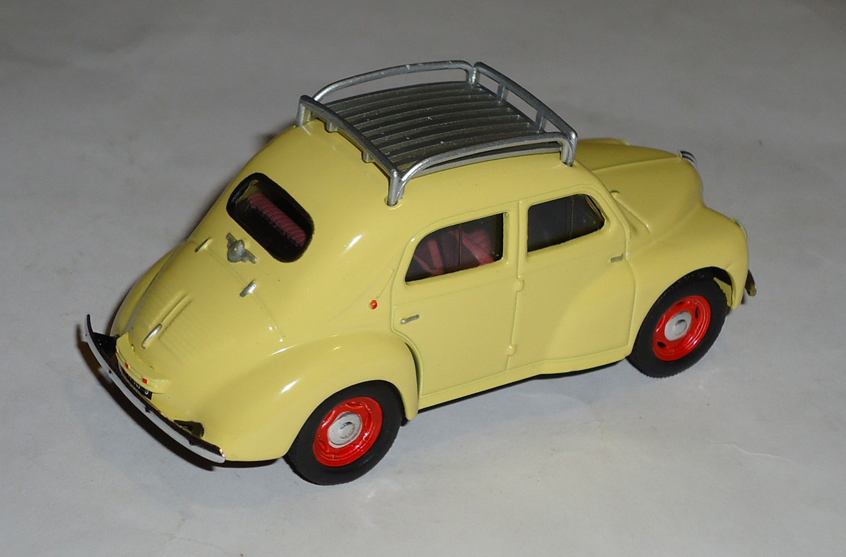 Renault-4CV Berline2