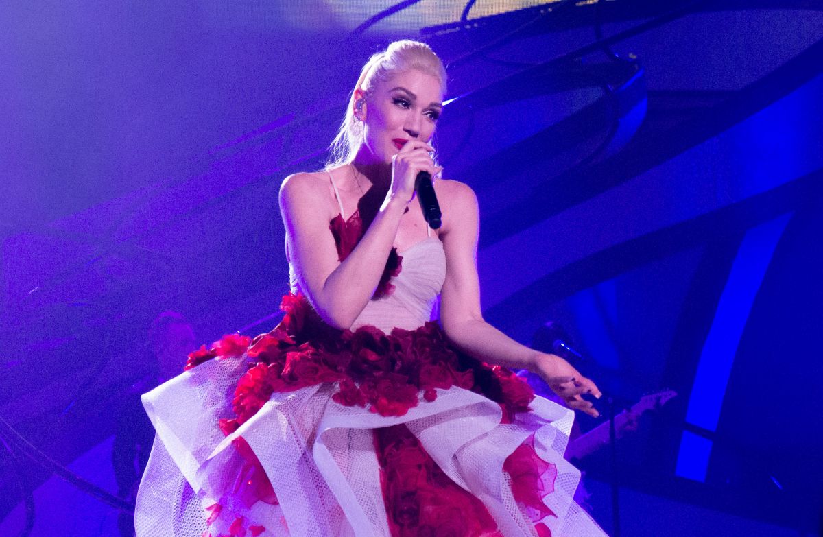 gwen-stefani-performs-gwen-stefani-just-a-girl-show-opening-at-p
