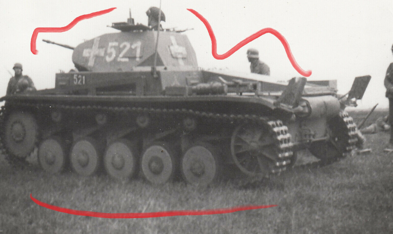 Foto WH Soldat Panzer Tank Panzer I. II. Kennung 521 Polen 1939 Schutzmütze